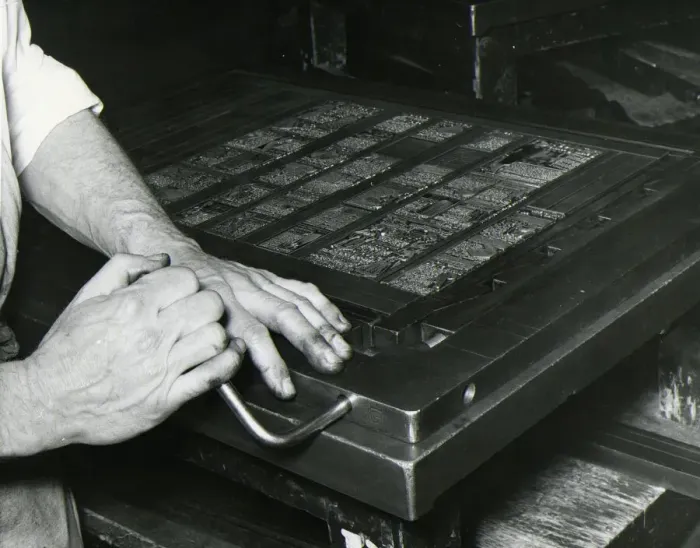Framed Print : Daily Mirror Newspaper May 1956 Type setter locks the page before being sent to