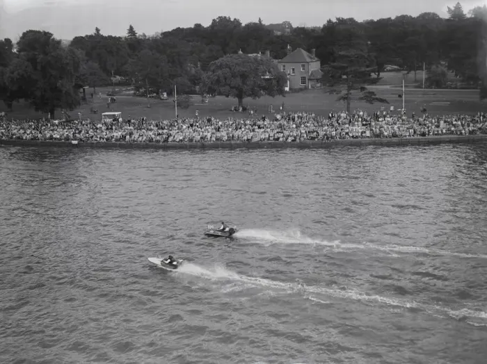 Framed Print : The Daily Mirror Outboard Motor Championship at Oulton Broad