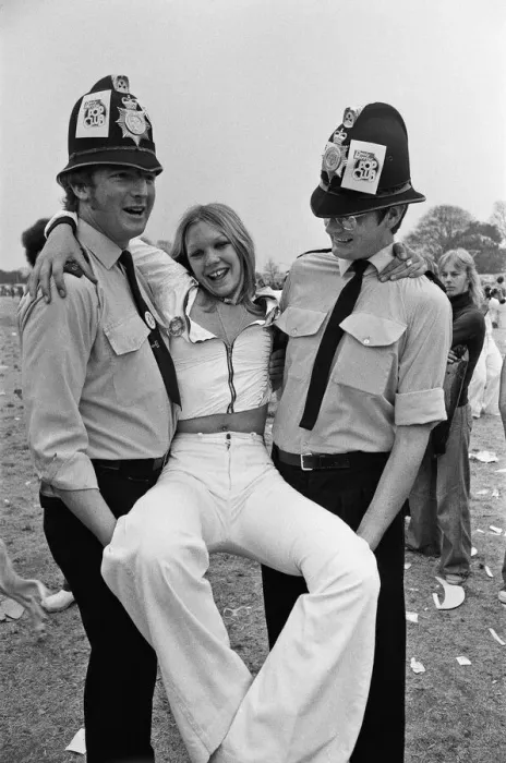 Framed Print : The Daily Mirror Pop Club tent at the Reading festival was a big hit