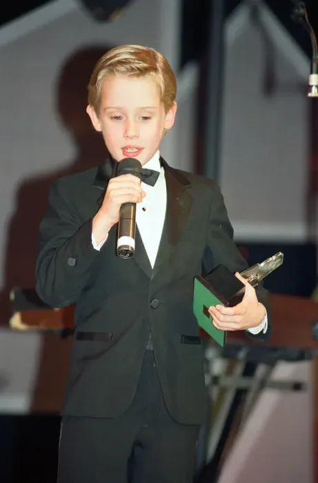 Framed Print : Daily Mirror sponsored British Video Awards. Macaulay Culkin collects his award Framed Print : Daily Mirror sponsored British Video Awards. Macaulay Culkin collects his award
