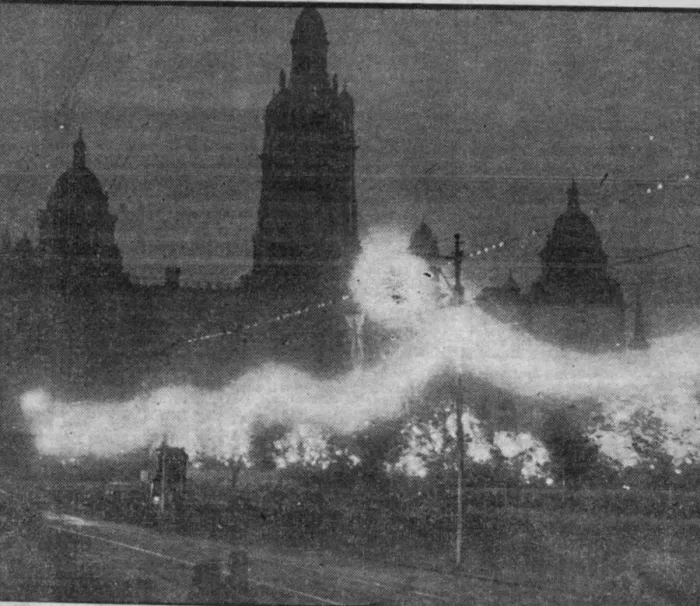 Framed Print : DAILY RECORD PHOTOGRAPH FROM PAPER 8TH MAY 1945 GEORGE SQUARE GLASGOW PREPARES FOR Framed Print : DAILY RECORD PHOTOGRAPH FROM PAPER 8TH MAY 1945 GEORGE SQUARE GLASGOW PREPARES FOR