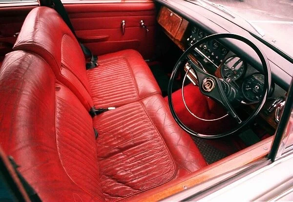 DAIMLER V8 KENNETH MCFADDEN February 1998 Interior steering wheel red leather bench