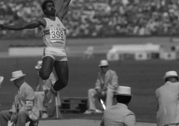 Framed Print : Daley Thompson during the Long Jump Event - 1984 Olympics, LA Framed Print : Daley Thompson during the Long Jump Event - 1984 Olympics, LA