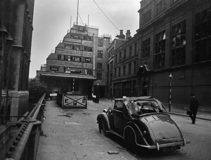 Framed Print : Damage to Fetter Lane, London following a V1 explosion in the capital