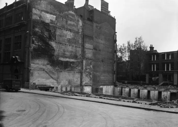 Framed Print : Damage to Fetter Lane, London following a V1 explosion in the capital. 19th July 1944