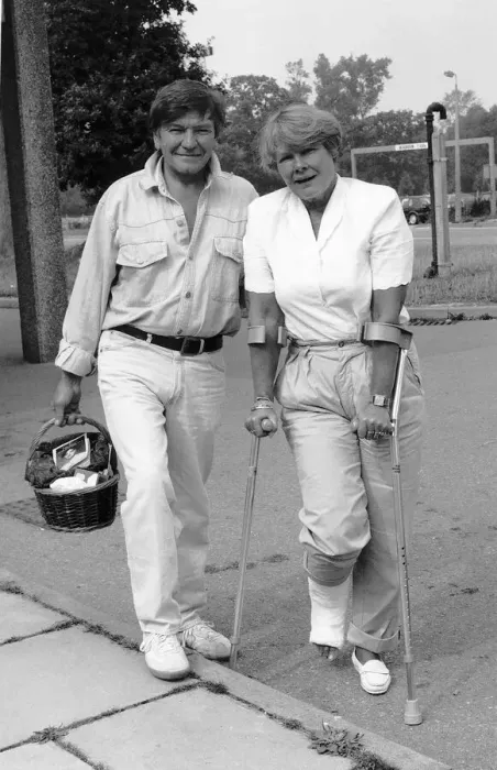 Framed Print : Dame Judi Dench Actress leaves hospital with her actor husband Michael Williams after