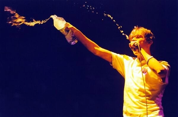 Damon Albarn of Blur performs at the Newcastle Arena. 08  /  12  /  95