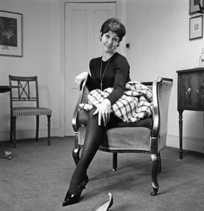 Framed Print : Dancer Una Stubbs, aged 22, in her flat in London. 4th December 1959 Framed Print : Dancer Una Stubbs, aged 22, in her flat in London. 4th December 1959