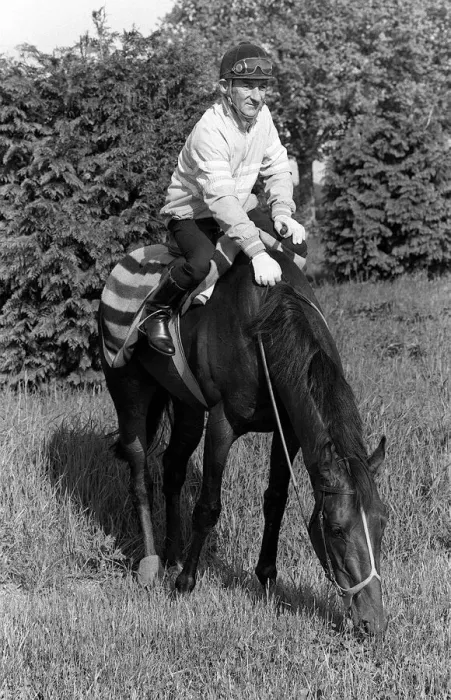 Framed Print : Dancing Brave and jockey Greville Starkey after an early morning gallop 29th May Framed Print : Dancing Brave and jockey Greville Starkey after an early morning gallop 29th May