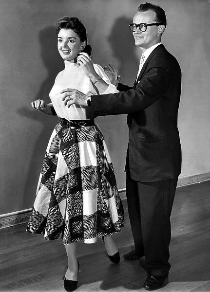 Dancing - Dancers - Modern Kim Pearson 26  /  09  /  1957 Daily Mirror