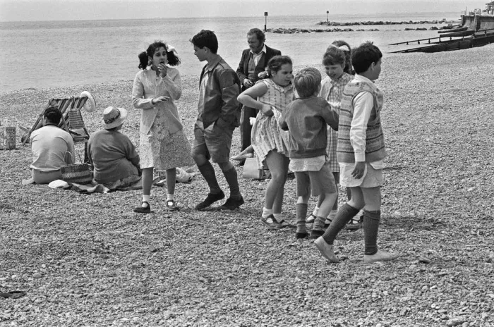 Framed Print : Darling Buds of May filming in Folkestone 31st May 1991 David Jason who plays Pop