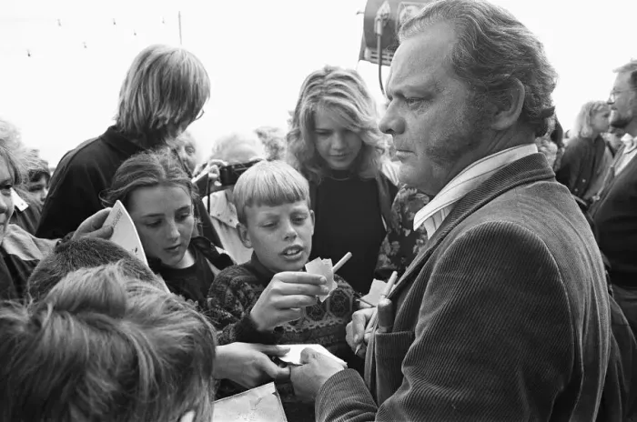 Framed Print : Darling Buds of May filming in Folkestone 31st May 1991 David Jason who plays Pop Framed Print : Darling Buds of May filming in Folkestone 31st May 1991 David Jason who plays Pop