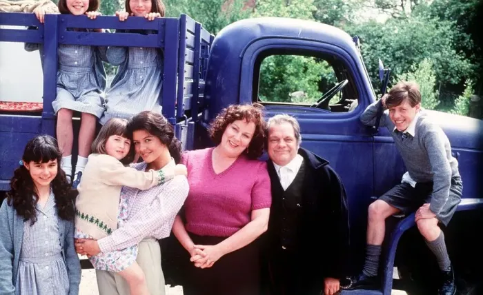 Framed Print : Darling Buds Of May TV Programme the cast members next to truck Circa May 1992