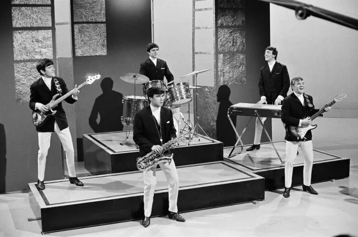 Framed Print : The Dave Clark Five performing in a studio. Circa 1964 Framed Print : The Dave Clark Five performing in a studio. Circa 1964