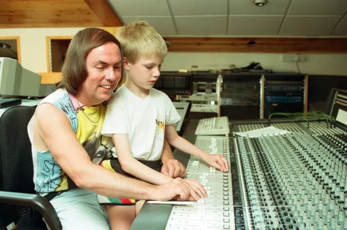 Framed Print : Dave Hill, guitarist from Slade, at Rich Bitch recording studios in Selly Oak recording a