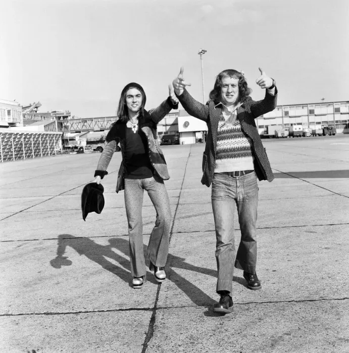 Framed Print : Dave Hill and Noddy Holder of Slade were left behind at Heathrow Airport when the plane Framed Print : Dave Hill and Noddy Holder of Slade were left behind at Heathrow Airport when the plane