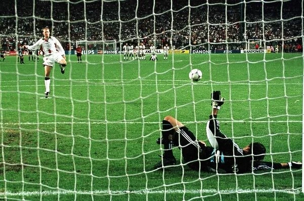 David Batty misses penalty for England June 1998 against Argentina as