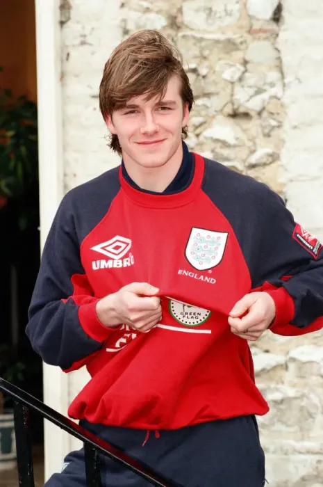 Framed Print : David Beckham, 21 years old, pictured at Bisham Abbey, where he is training with Framed Print : David Beckham, 21 years old, pictured at Bisham Abbey, where he is training with
