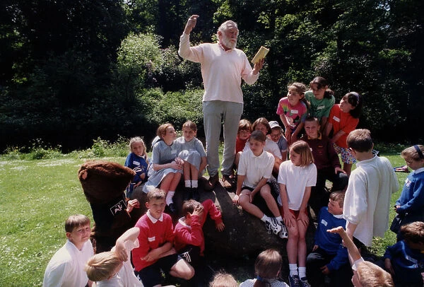 David Bellamy in Jesmond Dene meeting and talking to children for Wildlife week on 10th