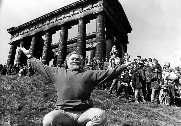 David Bellamy at Penshaw Monument on 13th April, 1987, with some of the 200 people who