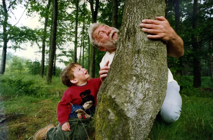 Framed Print : David Bellamy teaches Mark Cumberledge, aged 2, from Hookergate, about Chopwell Woods Framed Print : David Bellamy teaches Mark Cumberledge, aged 2, from Hookergate, about Chopwell Woods
