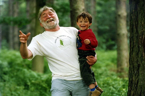 David Bellamy teaches Mark Cumberledge, aged 2, from Hookergate, about Chopwell Woods