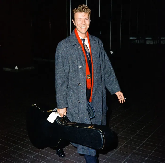 Framed Print : David Bowie at London Airport. (note Heathrow or Gatwick unclear