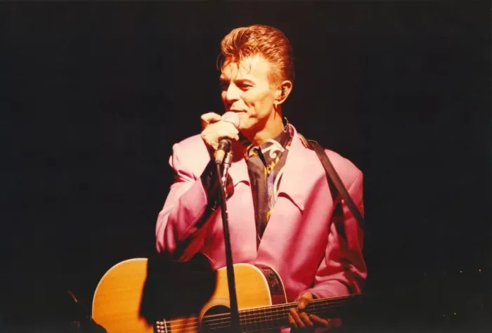 Framed Print : David Bowie performing with his band Tin Machine at The Mayfair club in Newcastle