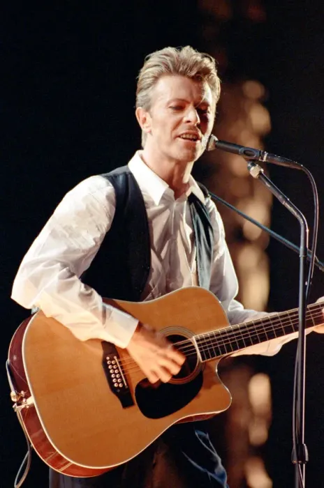 Framed Print : David Bowie performing at The Birmingham NEC, as part of his 1990 Sound