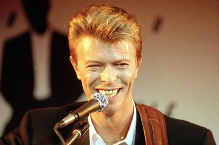 Framed Print : David Bowie at the press conference for the Sound + Vision Tour launch, Rainbow Theatre Framed Print : David Bowie at the press conference for the Sound + Vision Tour launch, Rainbow Theatre