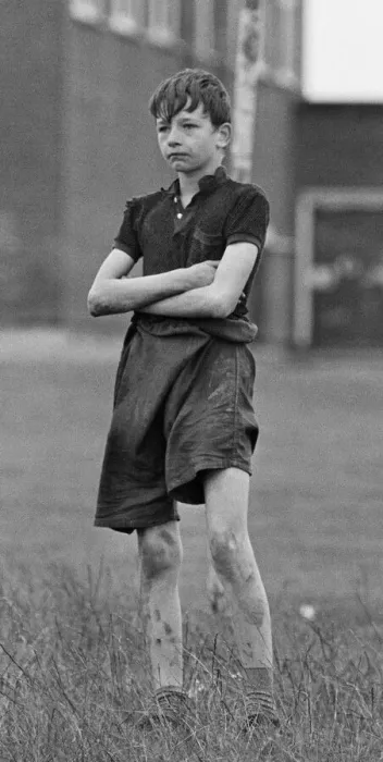 Framed Print : David Bradley, (aged 14) playing the part of Billy Casper, pictured with his Kestral Framed Print : David Bradley, (aged 14) playing the part of Billy Casper, pictured with his Kestral