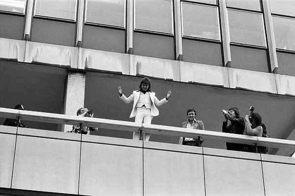 David Cassidy at Thames TV. The pavement outside the studio was crowded with his fans