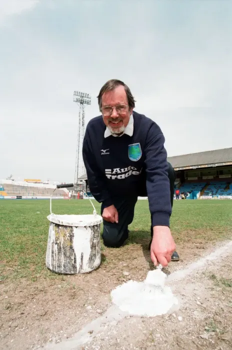 Framed Print : David Downs marks the pitch at Elm Park. Reading, 8th May 1998 Framed Print : David Downs marks the pitch at Elm Park. Reading, 8th May 1998