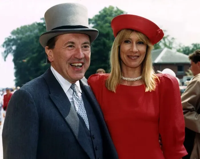 Framed Print : David Frost TV Presenter with his wife at ascot 1988 Framed Print : David Frost TV Presenter with his wife at ascot 1988