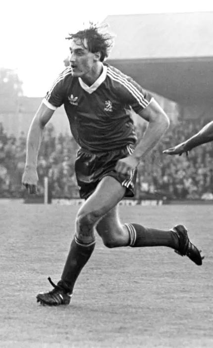 Framed Print : David James Hodgson (born 6 August 1960) is an English former footballer who played for Framed Print : David James Hodgson (born 6 August 1960) is an English former footballer who played for