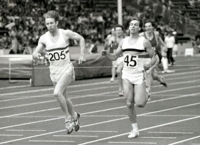 Framed Print : david Jenkins left storms over to a 400 metre win over his old rival Fons Brijdenbach Framed Print : david Jenkins left storms over to a 400 metre win over his old rival Fons Brijdenbach