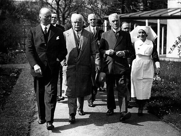David Lloyd George with Dr Banks, Dr Martin Jones and Sister Thomas at Aberdare Hospital