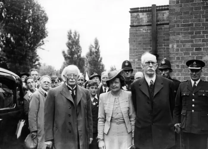 Framed Print : David Lloyd George with Miss Megan Lloyd George and Mr D R Hughes at the Eisteddfod Framed Print : David Lloyd George with Miss Megan Lloyd George and Mr D R Hughes at the Eisteddfod