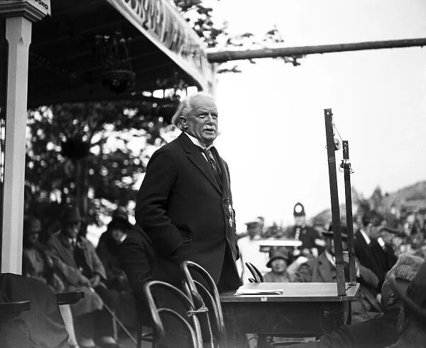 David Lloyd George speaking at Llandudno. 30th May 1929