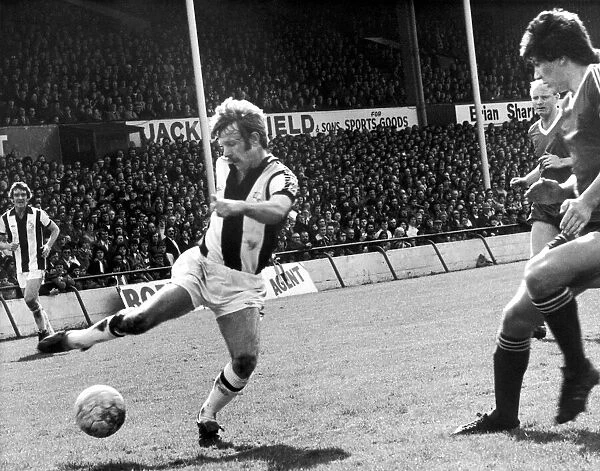 David Mills brings the ball under control as Albion turn the screw on Middlesbrough