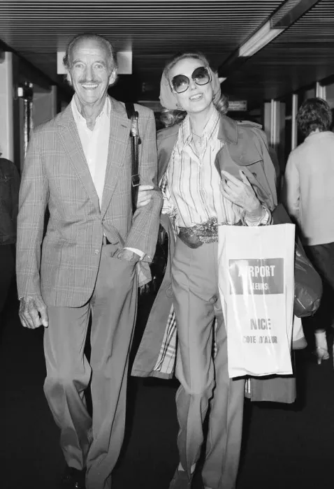Framed Print : David Niven, British actor with wife Hjordis Paulina Genberg Tersmeden at London Heathrow Framed Print : David Niven, British actor with wife Hjordis Paulina Genberg Tersmeden at London Heathrow
