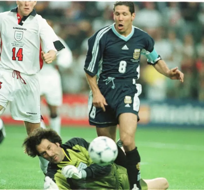 Framed Print : David Seaman brings down Diego Simeone June 1998 of Argentina for the first