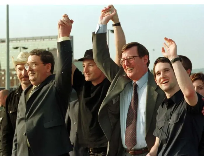 Framed Print : David Trimble John Hume and singer Bono May 1998 and Tim Wheeler Framed Print : David Trimble John Hume and singer Bono May 1998 and Tim Wheeler