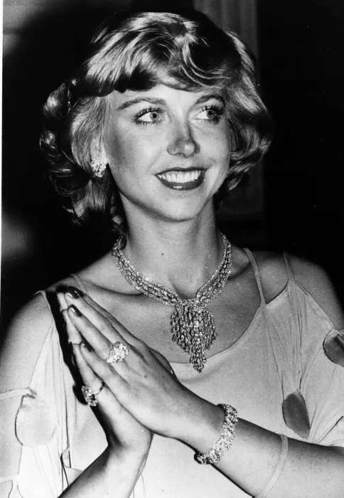 Framed Print : Davina Sheffield wearing diamonds at charity function 1977