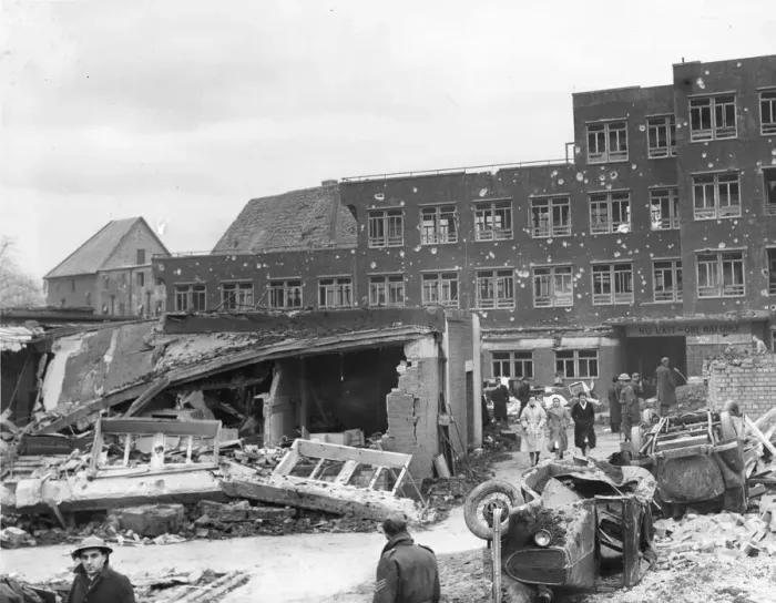 Framed Print : Dawn over the ruined city of Coventry after the Luftwaffe launched its most devastating Framed Print : Dawn over the ruined city of Coventry after the Luftwaffe launched its most devastating