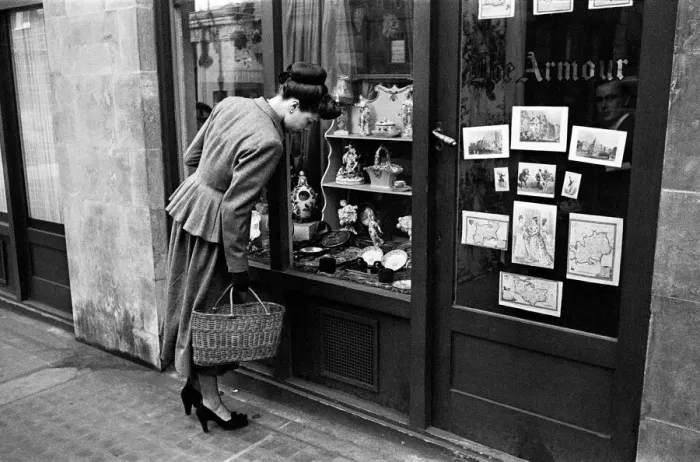 Framed Print : Day in the Life of Shepherds Market circa 1948 Local resident window shopping at No 13 Framed Print : Day in the Life of Shepherds Market circa 1948 Local resident window shopping at No 13