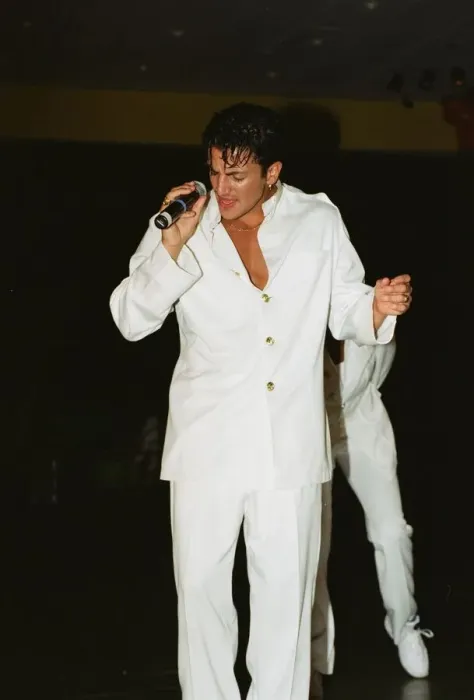 Framed Print : A Day In The Life of singer Peter Andre, 6th October 1997