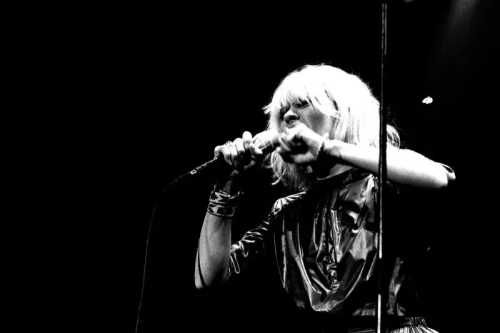 Framed Print : Debbie Harry of Blondie performs in concert at Newcastle City Hall 4 January 1980 Framed Print : Debbie Harry of Blondie performs in concert at Newcastle City Hall 4 January 1980