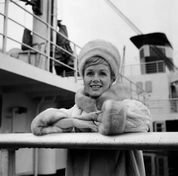 Framed Print : Debbie Reynolds pictured at Southampton on arrival from New York. 28th April 1963 Framed Print : Debbie Reynolds pictured at Southampton on arrival from New York. 28th April 1963
