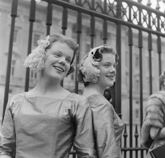 Framed Print : Debutantes at Buckingham Palace. Today, 500 debutantes were presented before the Queen Framed Print : Debutantes at Buckingham Palace. Today, 500 debutantes were presented before the Queen